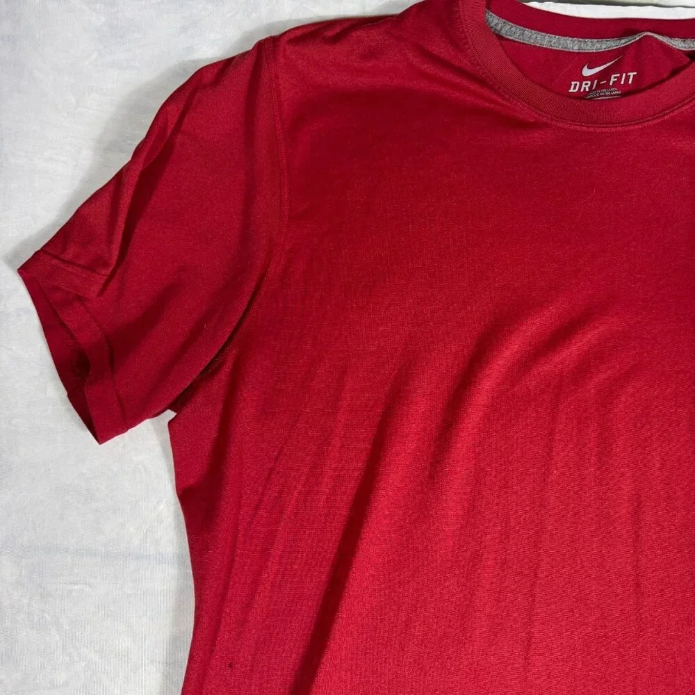 Nike Dri Fit Men's T-Shirt Red Crew‎ Neck Short Sleeve Performance Comfy Size XL